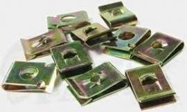 11 Self tapping clip m4,2...