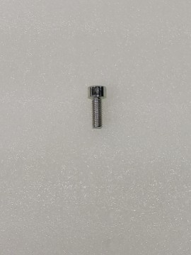 9 Bolt 6 x 16mm