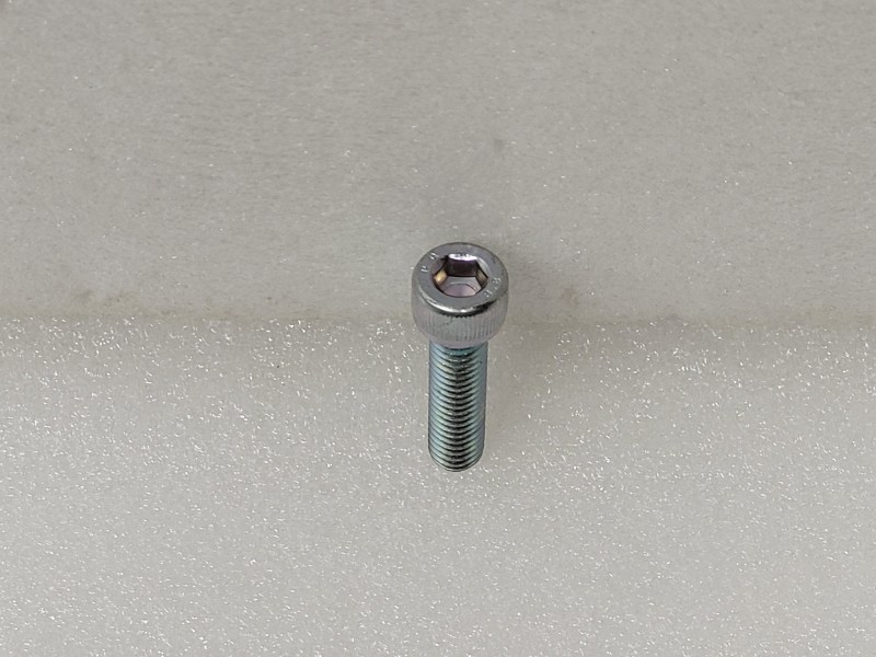 6 Bolt 8 x 30mm